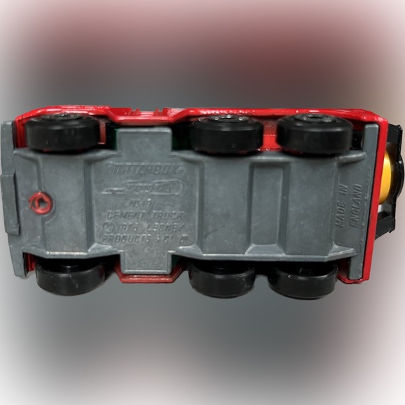 🎈2/$30 - Vtg MATCHBOX Superfast No. 19 CEMENT TRUCK. (c) 1976. - Picture 4 of 4